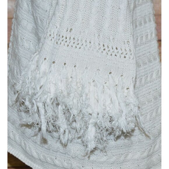 Cabi Fiesta Fringe Sweater Small Boxy Poncho Boho Coastal Beachy Half Sleeves - Picture 5 of 10
